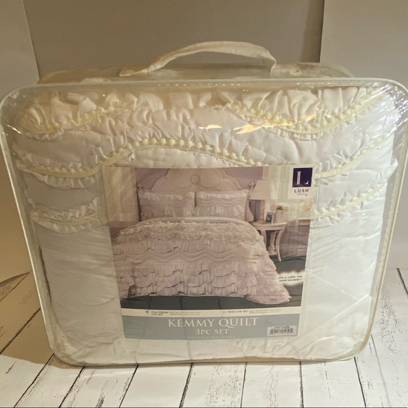 Never Opened Kemmy Quilt 3PC Set. Full/Queen - Picture 2 of 6